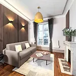 Eiffel Tower - Premium Family Flat With Lift Appartamento *