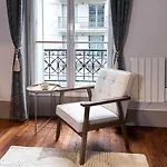 Eiffel Tower - Premium Family Flat With Lift Appartamento