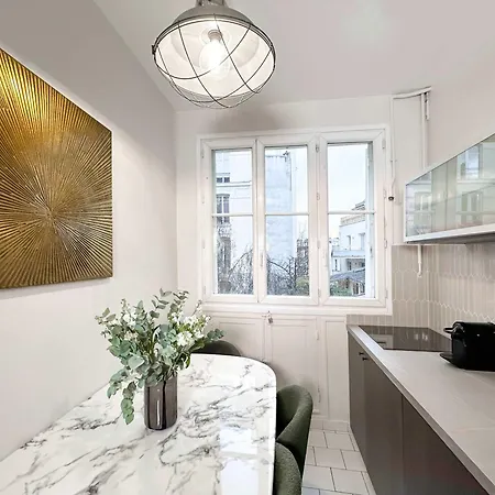 Eiffel Tower - Premium Family Flat With Lift Апартаменты