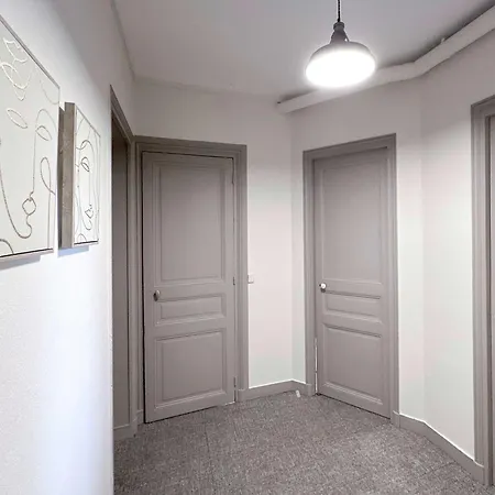 Апартаменты Eiffel Tower - Premium Family Flat With Lift Париж