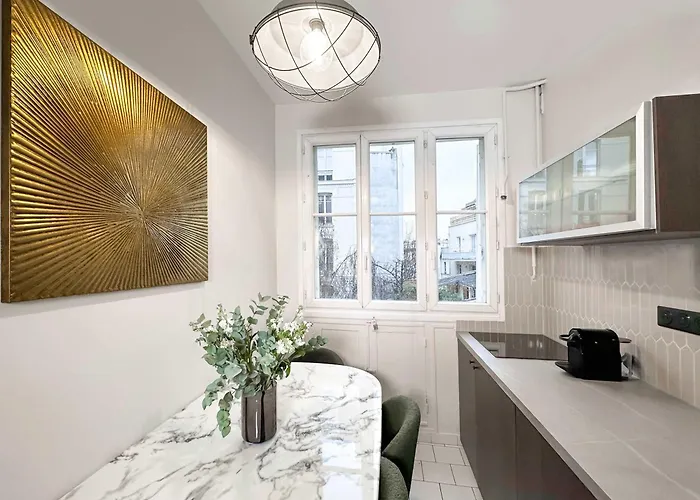Eiffel Tower - Premium Family Flat With Lift Апартаменты