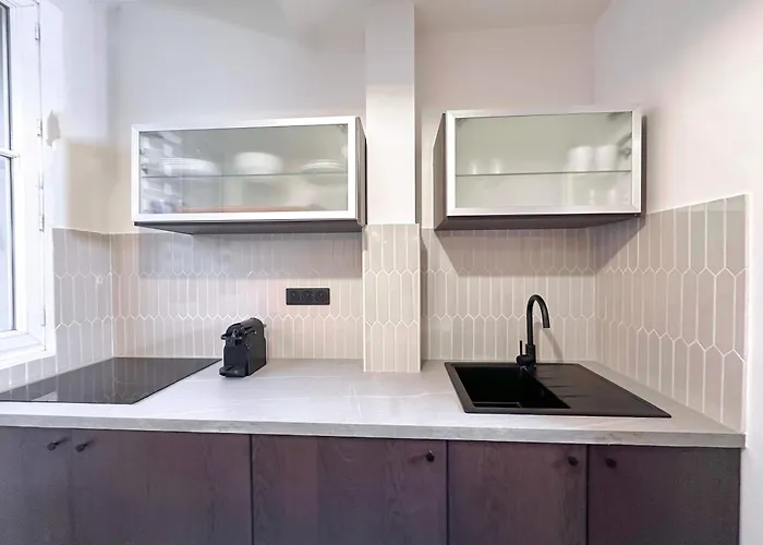 Eiffel Tower - Premium Family Flat With Lift Апартаменты