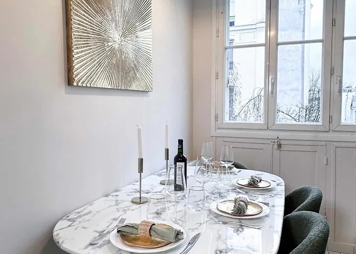 Eiffel Tower - Premium Family Flat With Lift Apartment *