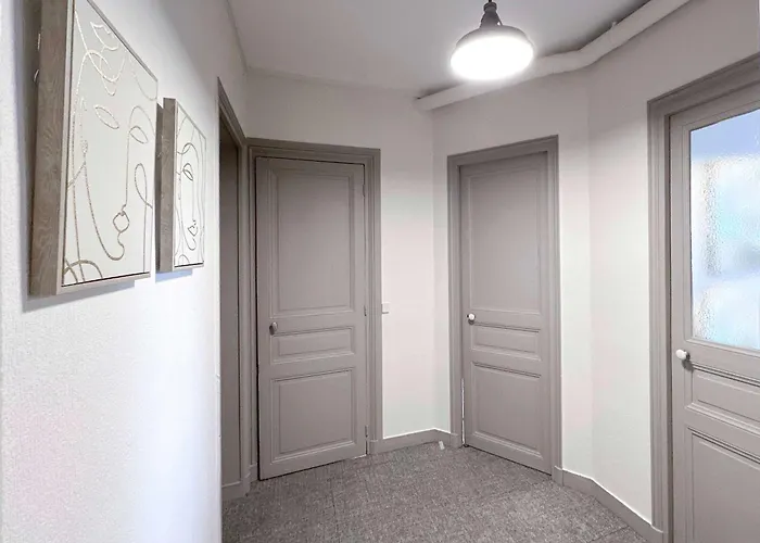 Апартаменты Eiffel Tower - Premium Family Flat With Lift Париж