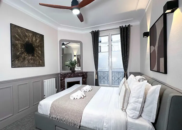 Апартаменты Eiffel Tower - Premium Family Flat With Lift