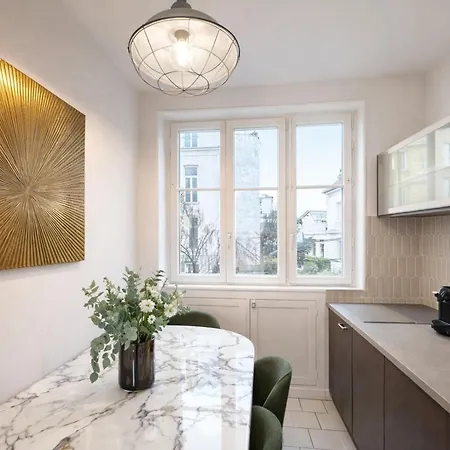 아파트 Eiffel Tower - Premium Family Flat With Lift