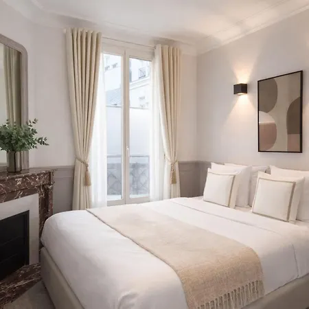 Eiffel Tower - Premium Family Flat With Lift 아파트