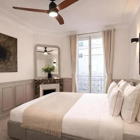 아파트 Eiffel Tower - Premium Family Flat With Lift *