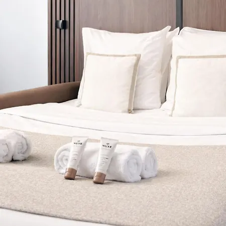 Eiffel Tower - Premium Family Flat With Lift 아파트