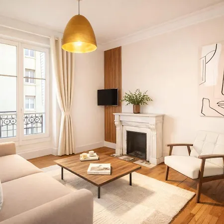 Eiffel Tower - Premium Family Flat With Lift 아파트 *
