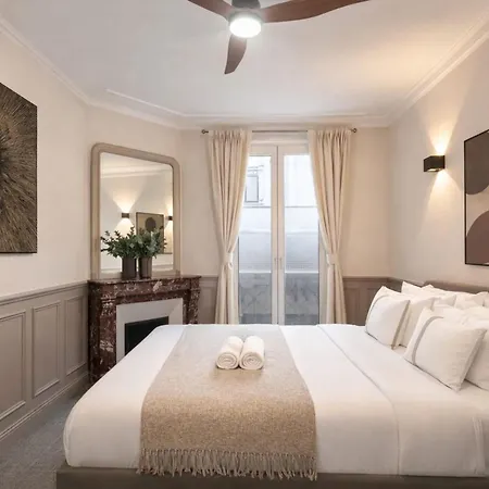 Eiffel Tower - Premium Family Flat With Lift 파리