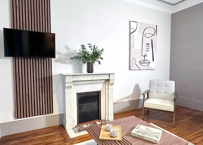 Eiffel Tower - Premium Family Flat With Lift