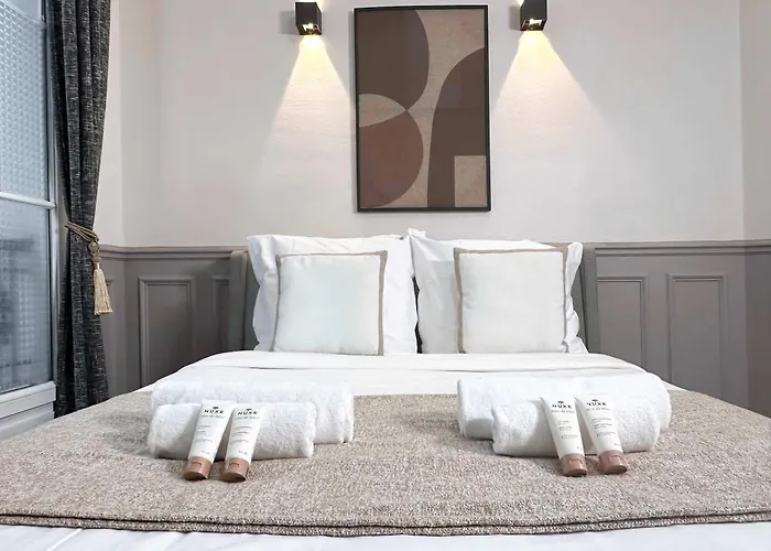 Eiffel Tower - Premium Family Flat With Lift * Paříž